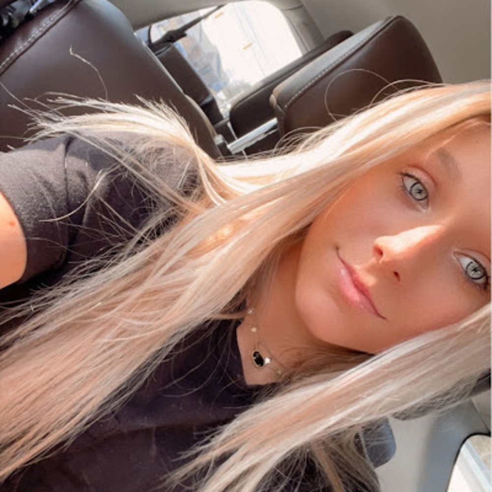 Meet your Posher, Olivia